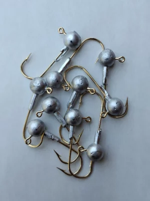 These are images of jig heads where the castings are not perfect. These items are perfectly fishable, and we sell them at an amazingly low price.